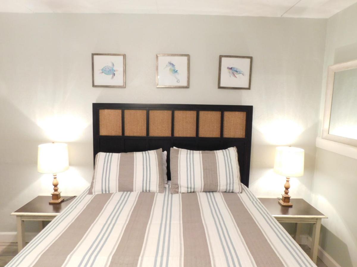 Budget Friendly Condo Perfect For A Romantic Getaway Within Walking Distance To The Beach! Gulf Shores Esterno foto