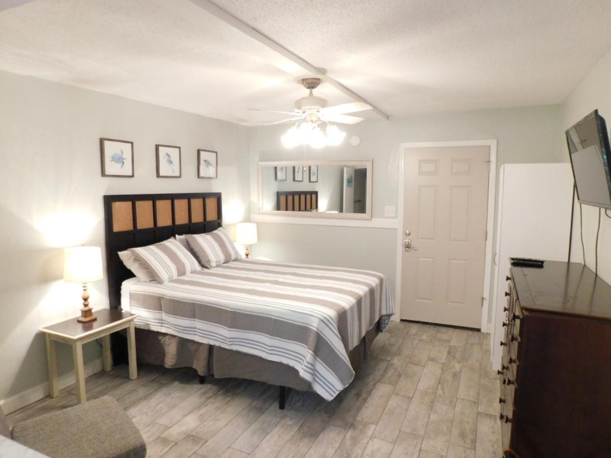 Budget Friendly Condo Perfect For A Romantic Getaway Within Walking Distance To The Beach! Gulf Shores Esterno foto