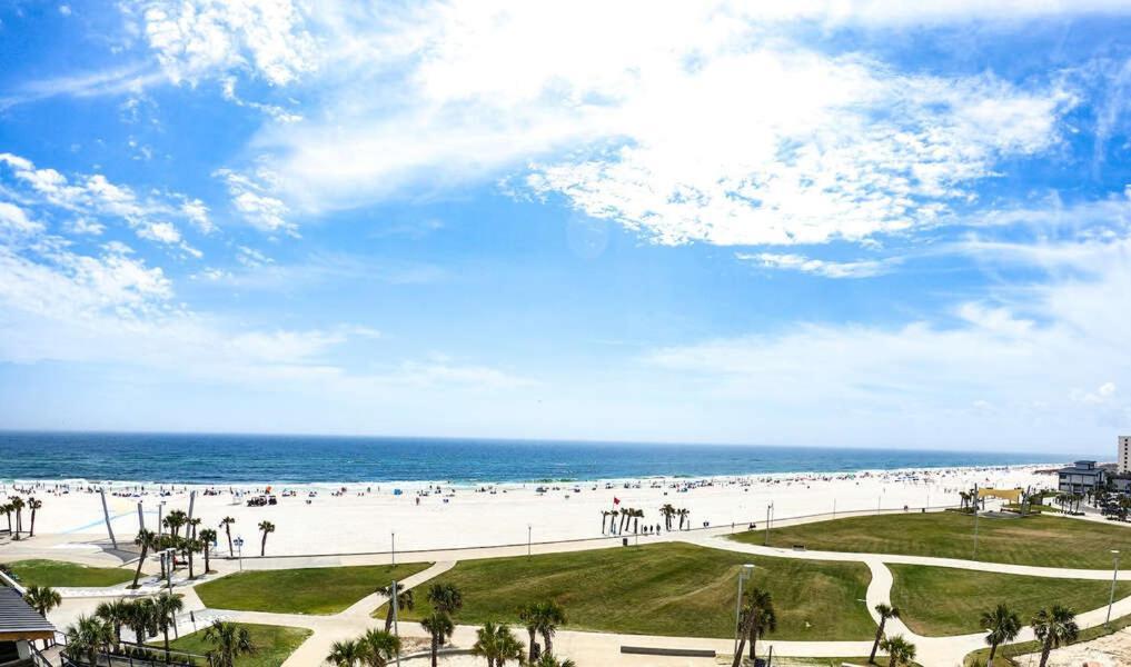 Budget Friendly Condo Perfect For A Romantic Getaway Within Walking Distance To The Beach! Gulf Shores Esterno foto