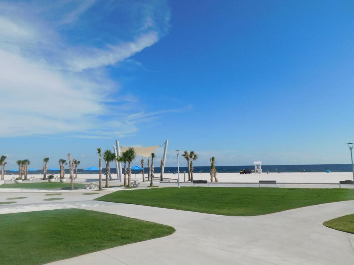 Budget Friendly Condo Perfect For A Romantic Getaway Within Walking Distance To The Beach! Gulf Shores Esterno foto