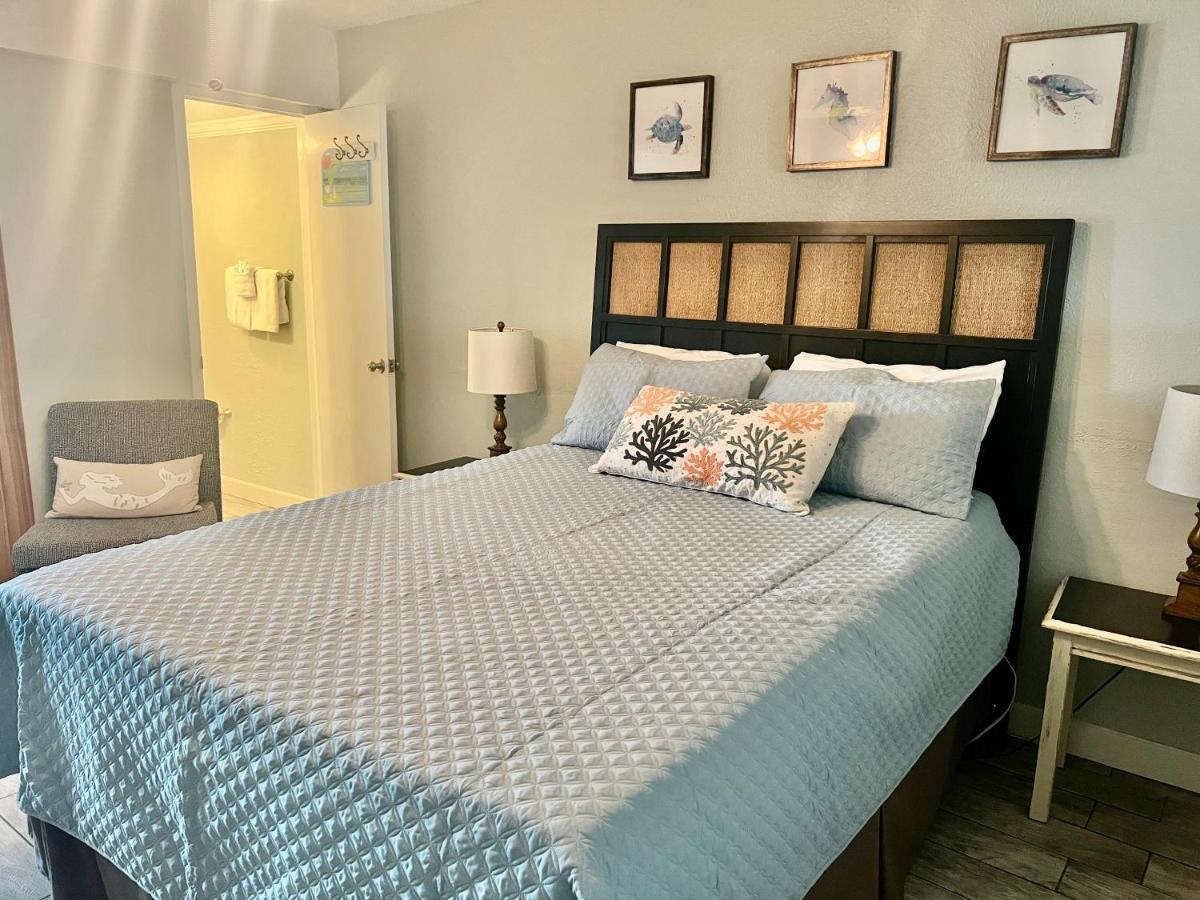 Budget Friendly Condo Perfect For A Romantic Getaway Within Walking Distance To The Beach! Gulf Shores Esterno foto