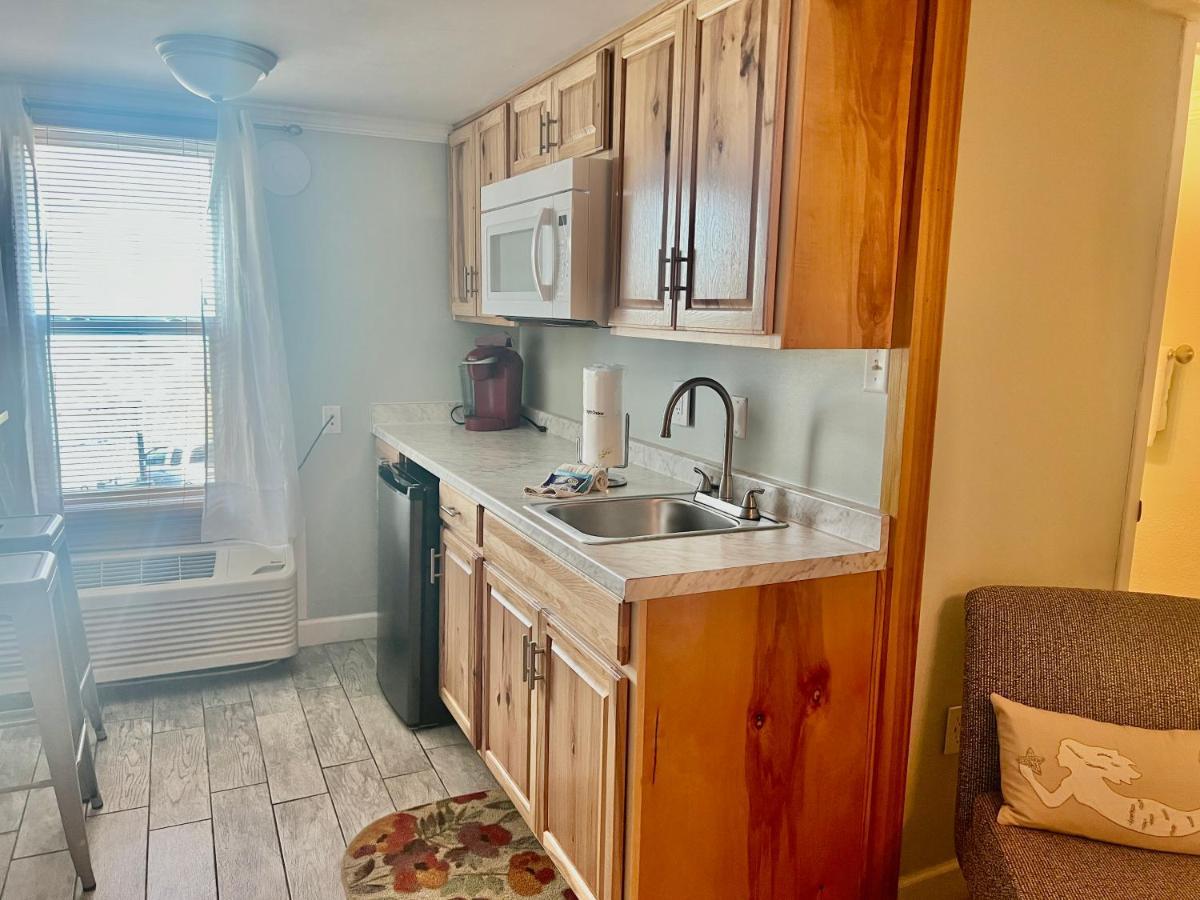 Budget Friendly Condo Perfect For A Romantic Getaway Within Walking Distance To The Beach! Gulf Shores Esterno foto