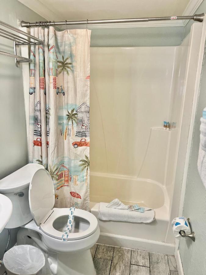 Budget Friendly Condo Perfect For A Romantic Getaway Within Walking Distance To The Beach! Gulf Shores Esterno foto